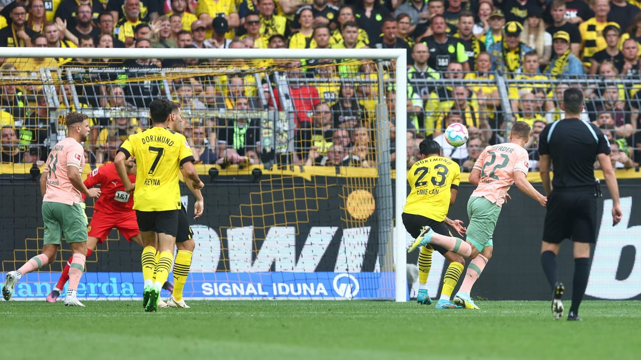 Dortmund và Leipzig nhận thất bại ở vòng 3 Bundesliga