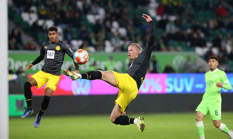 Erling Haaland ghi bàn trở lại trong chiến thắng của Dortmund