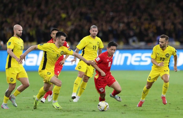 FIFA mở phiên điều trần độc lập trước khi ‘luận tội’, 7 cầu thủ nhập tịch lậu phải giải trình FIFA mở phiên điều trần độc lập trước khi ‘luận tội’, 7 cầu thủ nhập tịch lậu phải giải trình