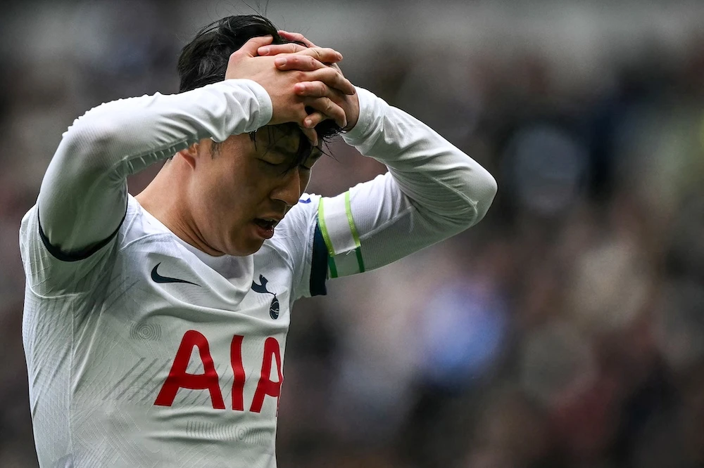 Gay cấn đua vô địch Ngoại hạng Anh: Arsenal vượt ải Tottenham, gây áp lực cho Man City