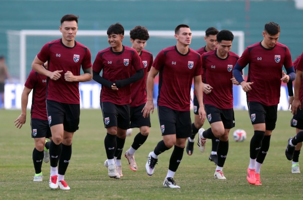 Gây sốc loại 2 công thần bóng đá Thái Lan, HLV Ishii thách thức Madam Pang? Gây sốc loại 2 công thần bóng đá Thái Lan, HLV Ishii thách thức Madam Pang?