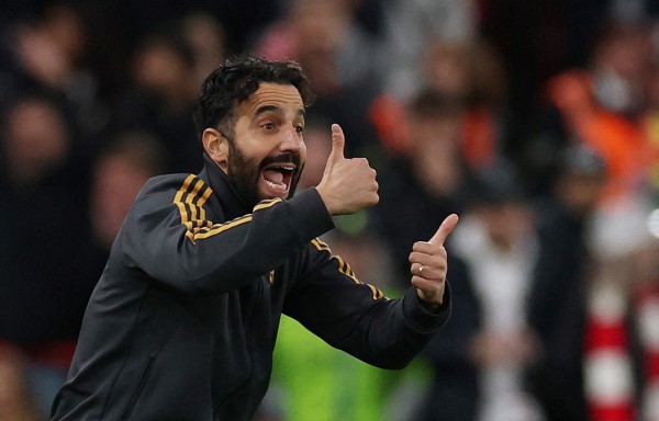 HLV Amorim hành động ‘lạ’ chưa từng thấy, M.U đè bẹp Brighton bằng lối đá khó tin