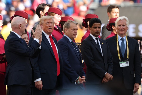 HLV Enrique tự nhận ‘thật ngu ngốc’, sẽ bị FIFA phạt nặng vì tát cầu thủ Chelsea HLV Enrique tự nhận ‘thật ngu ngốc’, sẽ bị FIFA phạt nặng vì tát cầu thủ Chelsea