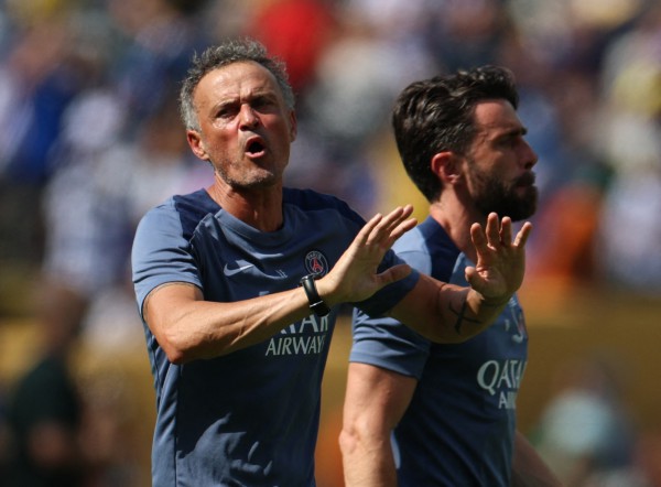 HLV Enrique tự nhận ‘thật ngu ngốc’, sẽ bị FIFA phạt nặng vì tát cầu thủ Chelsea HLV Enrique tự nhận ‘thật ngu ngốc’, sẽ bị FIFA phạt nặng vì tát cầu thủ Chelsea