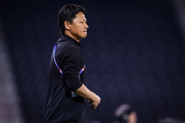 HLV Hàn Quốc đau đớn vì cầu thủ mất tinh thần dẫn đến bại trận, HLV Nhật Bản tuyên bố cứng