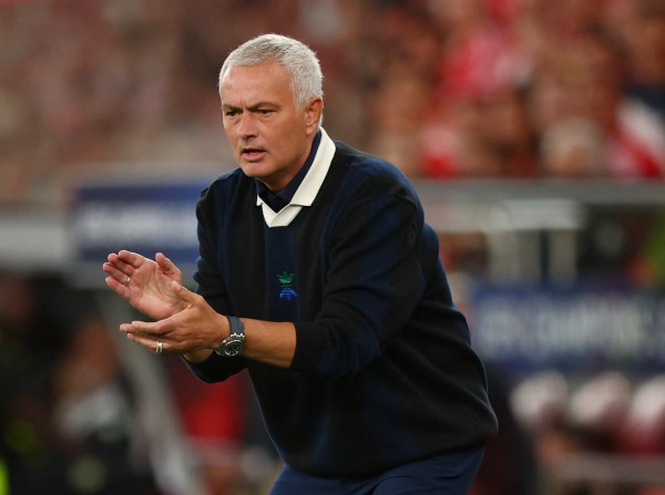 HLV Mourinho bất ngờ trở lại dẫn dắt CLB từng khiến mình bị mất việc HLV Mourinho bất ngờ trở lại dẫn dắt CLB từng khiến mình bị mất việc