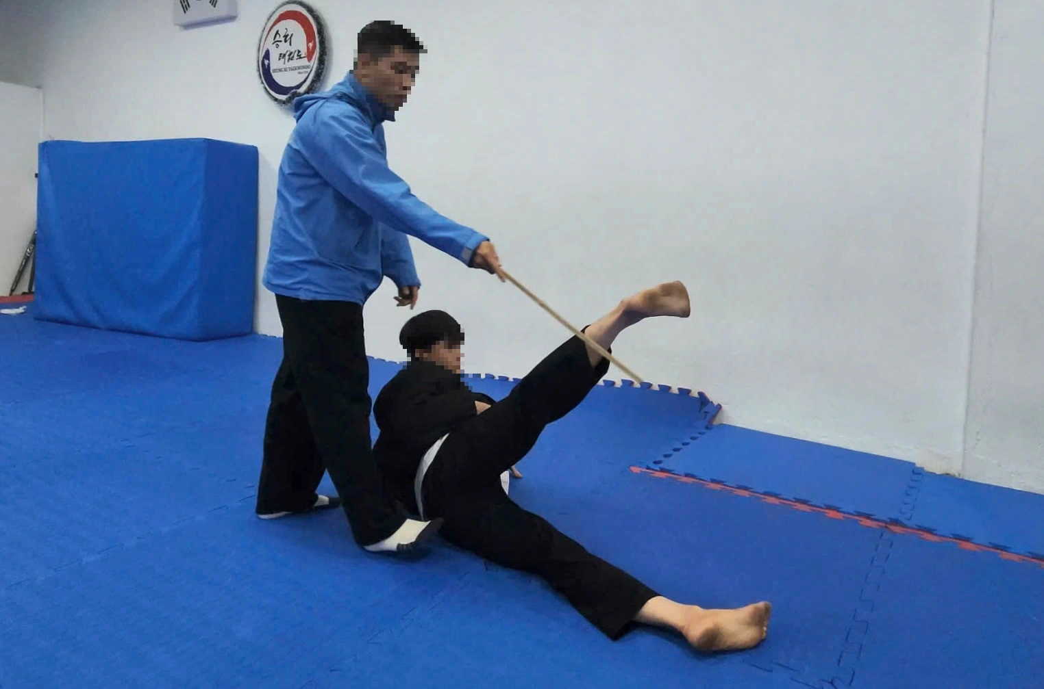 HLV taekwondo bị tố đánh VĐV: Giải thích về roi tre, gặp các phụ huynh trước khi đóng CLB