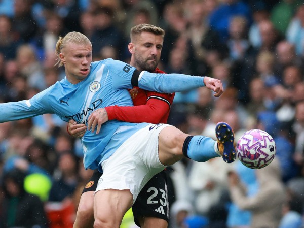 Haaland ‘dạy’ Sesko cách đá tiền đạo, Man City đè bẹp M.U: Chênh lệch đẳng cấp Haaland ‘dạy’ Sesko cách đá tiền đạo, Man City đè bẹp M.U: Chênh lệch đẳng cấp