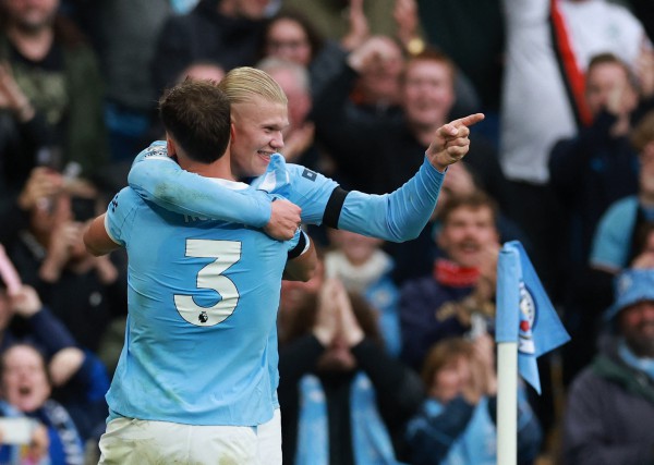 Haaland ‘dạy’ Sesko cách đá tiền đạo, Man City đè bẹp M.U: Chênh lệch đẳng cấp Haaland ‘dạy’ Sesko cách đá tiền đạo, Man City đè bẹp M.U: Chênh lệch đẳng cấp