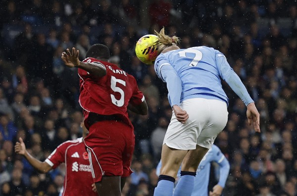 Hàng thủ thảm họa, Liverpool thua tan nát Man City: HLV Slot bị chỉ trích dữ dội Hàng thủ thảm họa, Liverpool thua tan nát Man City: HLV Slot bị chỉ trích dữ dội