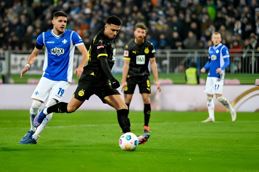 Jadon Sancho ghi dấu ấn trong ngày trở lại Dortmund