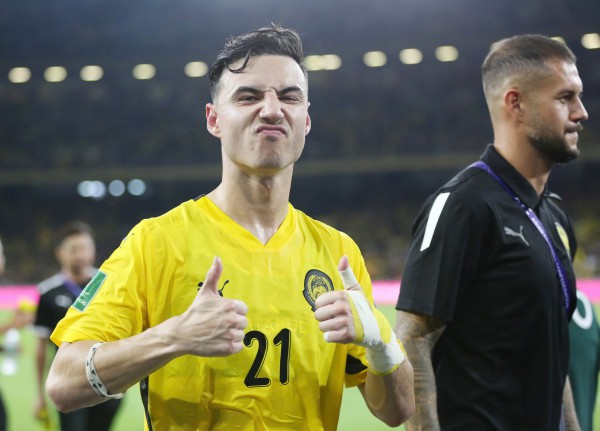 Không thể giải cứu bóng đá Malaysia bằng tiền