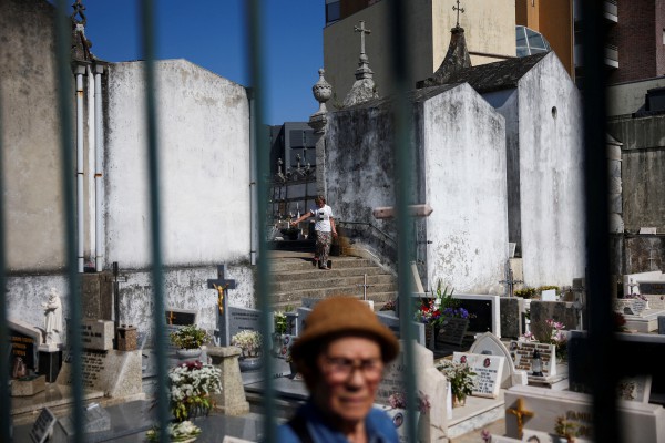 Lễ tưởng niệm riêng tư Diogo Jota và em trai, Tổng thống và Thủ tướng Bồ Đào Nha đến chia buồn Lễ tưởng niệm riêng tư Diogo Jota và em trai, Tổng thống và Thủ tướng Bồ Đào Nha đến chia buồn