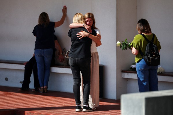 Lễ tưởng niệm riêng tư Diogo Jota và em trai, Tổng thống và Thủ tướng Bồ Đào Nha đến chia buồn Lễ tưởng niệm riêng tư Diogo Jota và em trai, Tổng thống và Thủ tướng Bồ Đào Nha đến chia buồn