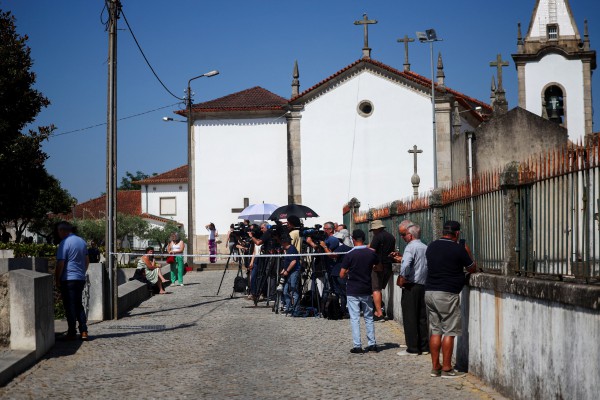 Lễ tưởng niệm riêng tư Diogo Jota và em trai, Tổng thống và Thủ tướng Bồ Đào Nha đến chia buồn Lễ tưởng niệm riêng tư Diogo Jota và em trai, Tổng thống và Thủ tướng Bồ Đào Nha đến chia buồn