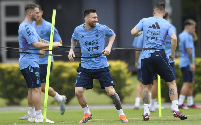 Lionel Messi trở lại tập luyện cùng ĐT Argentina