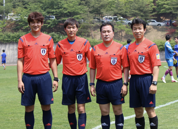 Lộ diện trọng tài Hàn Quốc thổi trận U.23 Việt Nam đấu Jordan, người mang nhiều may mắn Lộ diện trọng tài Hàn Quốc thổi trận U.23 Việt Nam đấu Jordan, người mang nhiều may mắn