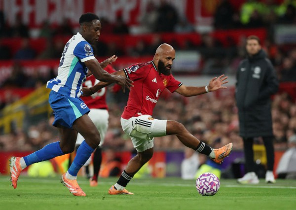 M.U 'đào vàng' tại sân Tottenham