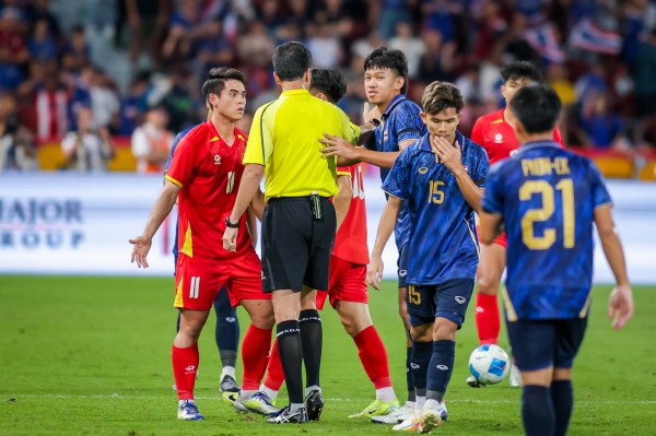 Madam Pang họp khẩn để cải tổ và giải quyết khủng hoảng, 'U.23 Việt Nam lại đi trước U.23 Thái Lan'