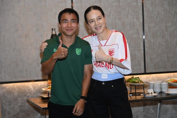 Madam Pang sốt ruột tăng tiền thưởng 4 tỉ đồng cho đội tuyển Thái Lan trước trận sống còn Madam Pang sốt ruột tăng tiền thưởng 4 tỉ đồng cho đội tuyển Thái Lan trước trận sống còn