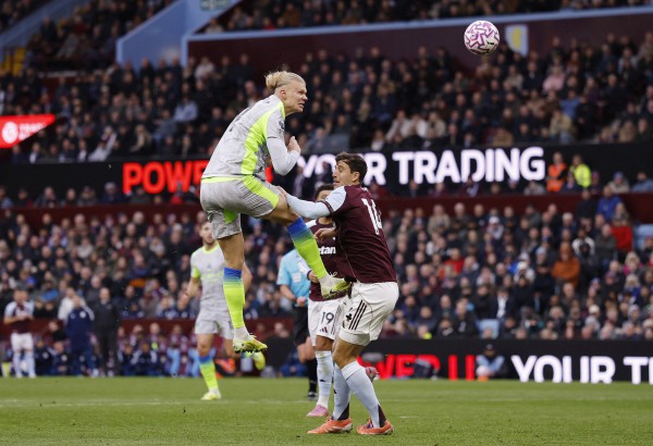 Man City bại trận vì 'quái vật' Haaland mất tích, Arsenal bứt tốc bỏ xa Liverpool Man City bại trận vì 'quái vật' Haaland mất tích, Arsenal bứt tốc bỏ xa Liverpool