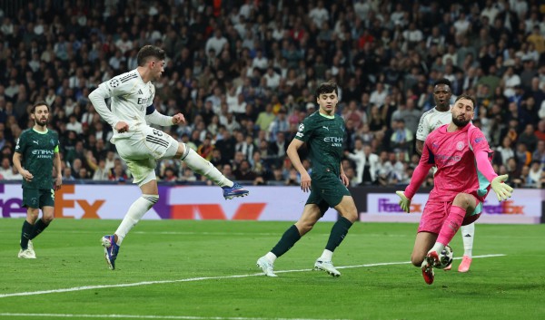 Man City thua tan nát Real Madrid vì dính 'bẫy' phản công, PSG đè bẹp Chelsea