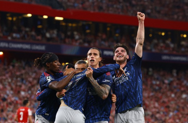 Mbappe giúp Real Madrid chật vật giành 3 điểm, Arsenal thắng nhờ ‘bài dị’ của HLV Arteta Mbappe giúp Real Madrid chật vật giành 3 điểm, Arsenal thắng nhờ ‘bài dị’ của HLV Arteta