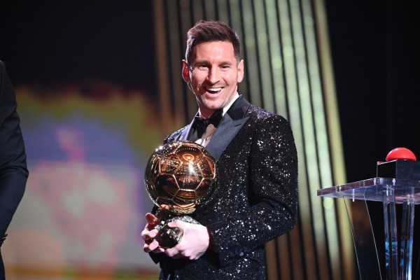 Messi chính thức đoạt danh hiệu Quả bóng vàng lần thứ 7