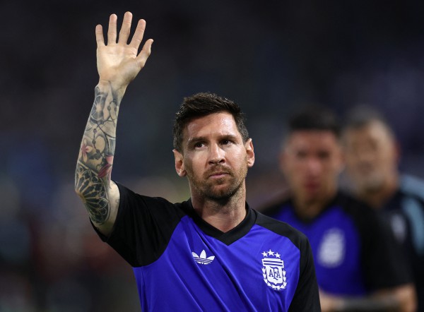 Messi ghi bàn và kiến tạo, đội tuyển Argentina lại chạy đà như mơ trước World Cup