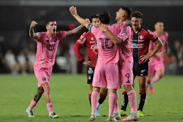 Messi gia hạn Inter Miami đến năm 41 tuổi, sở hữu đội bóng cùng David Beckham Messi gia hạn Inter Miami đến năm 41 tuổi, sở hữu đội bóng cùng David Beckham