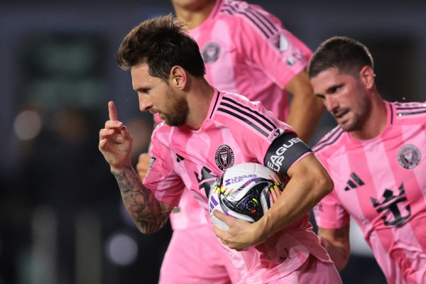 Messi lập cú đúp ‘tuyệt đối điện ảnh’, Inter Miami vào chung kết Leagues Cup ngoạn mục Messi lập cú đúp ‘tuyệt đối điện ảnh’, Inter Miami vào chung kết Leagues Cup ngoạn mục