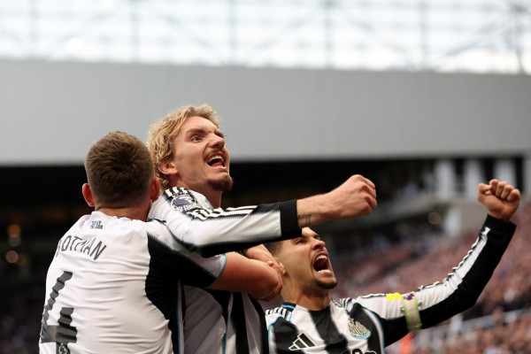 Newcastle thua đau Arsenal phút 90+6, tranh cãi cực gắt nổ ra: Trọng tài VAR ở đâu? Newcastle thua đau Arsenal phút 90+6, tranh cãi cực gắt nổ ra: Trọng tài VAR ở đâu?