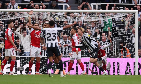 Newcastle thua đau Arsenal phút 90+6, tranh cãi cực gắt nổ ra: Trọng tài VAR ở đâu? Newcastle thua đau Arsenal phút 90+6, tranh cãi cực gắt nổ ra: Trọng tài VAR ở đâu?