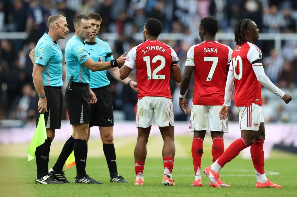 Newcastle thua đau Arsenal phút 90+6, tranh cãi cực gắt nổ ra: Trọng tài VAR ở đâu? Newcastle thua đau Arsenal phút 90+6, tranh cãi cực gắt nổ ra: Trọng tài VAR ở đâu?