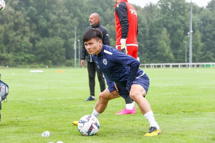 Quang Hải tiếp tục góp mặt trong danh sách của Pau FC tại vòng 3 Ligue 2