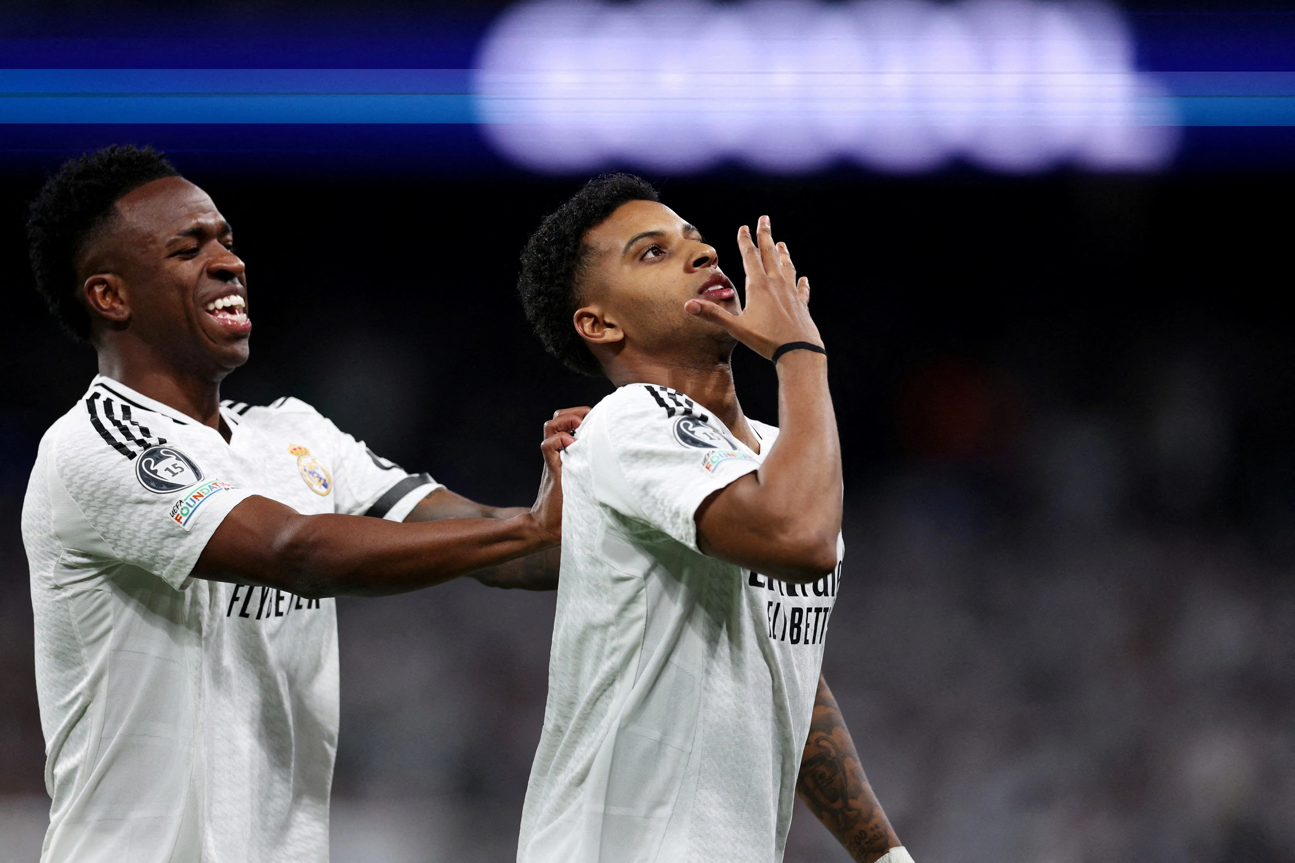 Real Madrid khẳng định đẳng cấp nhà vua Champions League, Arsenal thắng ‘7 sao’