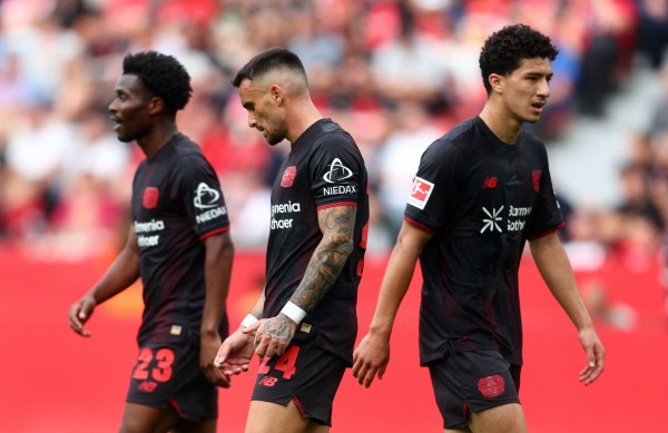 Sốc: HLV Ten Hag bị sa thải chỉ sau 2 vòng, nhận bồi thường hơn 245 tỉ đồng Sốc: HLV Ten Hag bị sa thải chỉ sau 2 vòng, nhận bồi thường hơn 245 tỉ đồng