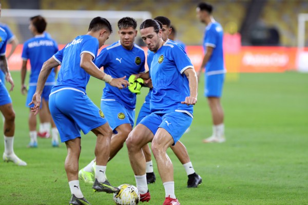 Sốc: Nhà báo từng tố cáo FAM vụ nhập tịch lậu bị tấn công, cảnh sát Malaysia điều tra khẩn cấp Sốc: Nhà báo từng tố cáo FAM vụ nhập tịch lậu bị tấn công, cảnh sát Malaysia điều tra khẩn cấp