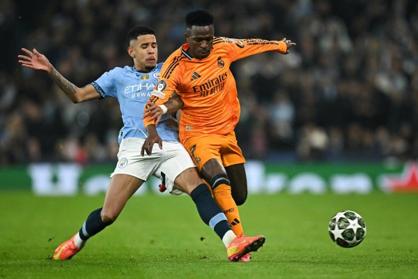 Sôi động cuộc đua giành suất thứ 5 dự Champions League Sôi động cuộc đua giành suất thứ 5 dự Champions League