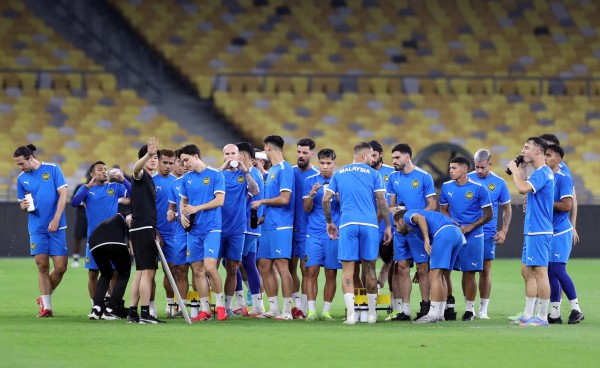 Thấp thỏm chờ AFC ra án, báo Malaysia lại kêu gọi FAM 'đừng đi đường tắt nữa' Thấp thỏm chờ AFC ra án, báo Malaysia lại kêu gọi FAM 'đừng đi đường tắt nữa'