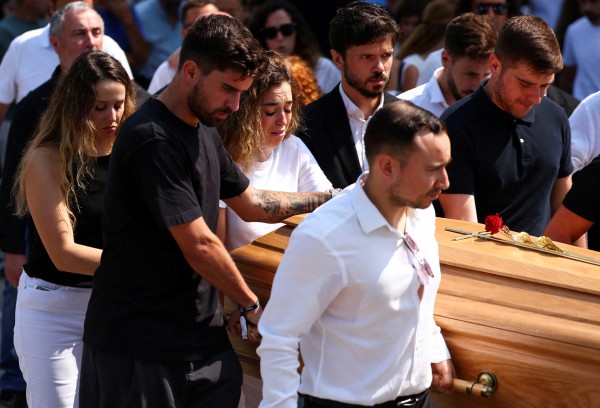 Thắt lòng hình ảnh đưa tiễn Diogo Jota về nơi an nghỉ: Vĩnh biệt ngôi sao bạc mệnh! Thắt lòng hình ảnh đưa tiễn Diogo Jota về nơi an nghỉ: Vĩnh biệt ngôi sao bạc mệnh!