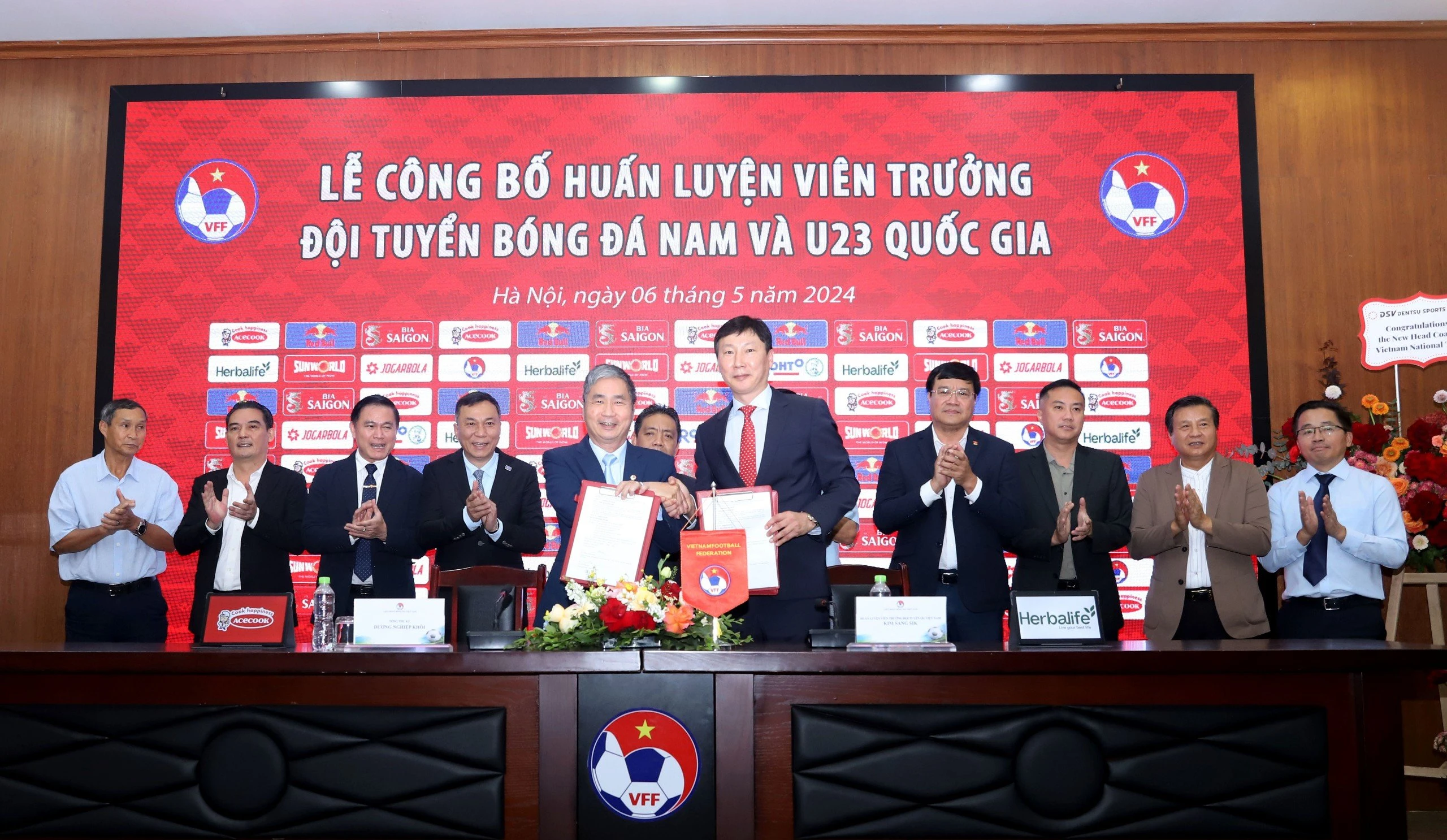 'Tôi tin tưởng vào triển vọng tiến bộ của bóng đá Việt Nam’