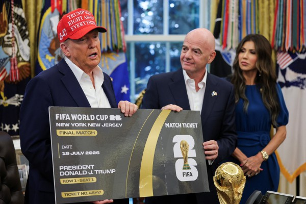 Tổng thống Mỹ Donald Trump và Chủ tịch FIFA công bố lễ bốc thăm World Cup 2026 Tổng thống Mỹ Donald Trump và Chủ tịch FIFA công bố lễ bốc thăm World Cup 2026