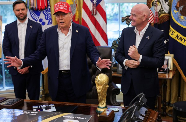 Tổng thống Mỹ Donald Trump và Chủ tịch FIFA công bố lễ bốc thăm World Cup 2026 Tổng thống Mỹ Donald Trump và Chủ tịch FIFA công bố lễ bốc thăm World Cup 2026