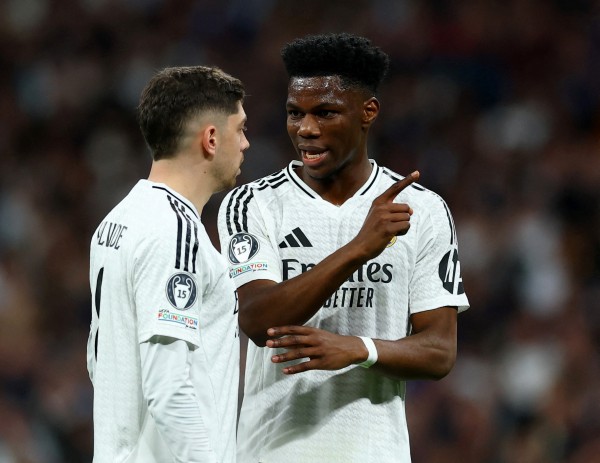 Valverde chấn thương đầu sau căng thẳng với Tchouameni, nội bộ Real Madrid hỗn loạn trước siêu kinh điển
