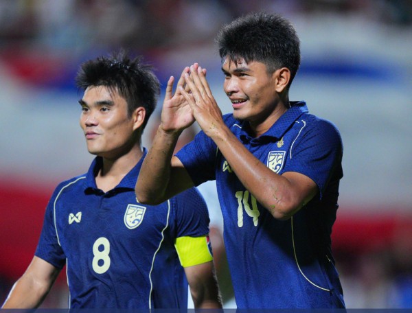 Đội tuyển Thái Lan thắng đối thủ kém 48 bậc, vào chung kết: CĐV vẫn chỉ trích Đội tuyển Thái Lan thắng đối thủ kém 48 bậc, vào chung kết: CĐV vẫn chỉ trích