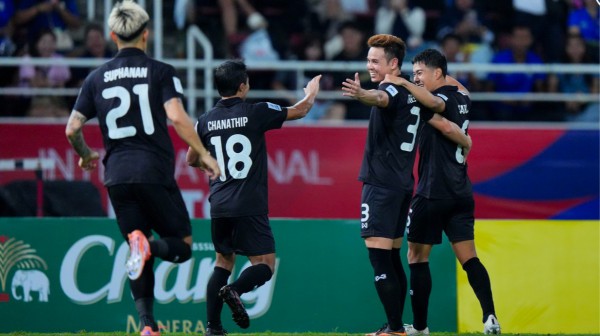 Đội tuyển Thái Lan thắng nhọc Singapore nhờ 'đặc sản’ quen thuộc: Người thay HLV Ishii còn đầy nỗi lo