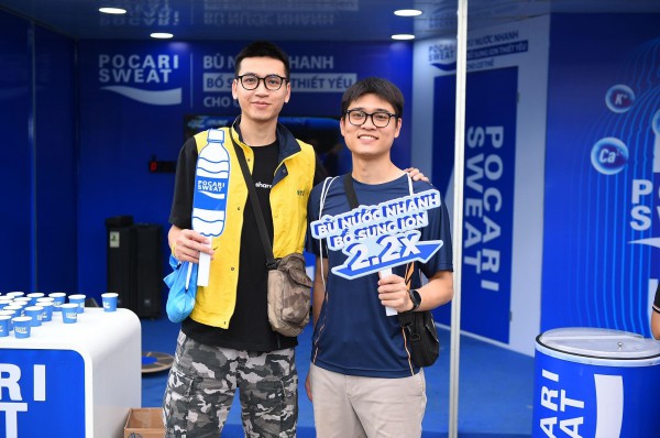 10.000 vận động viên cùng Pocari Sweat Việt Nam chinh phục Tay Ho Half Marathon 2024