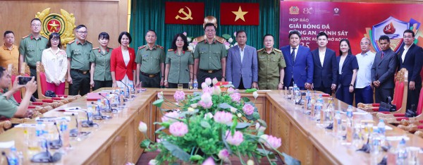 30.000 USD cho đội vô địch giải bóng đá Công an - Cảnh sát ASEAN mở rộng 30.000 USD cho đội vô địch giải bóng đá Công an - Cảnh sát ASEAN mở rộng