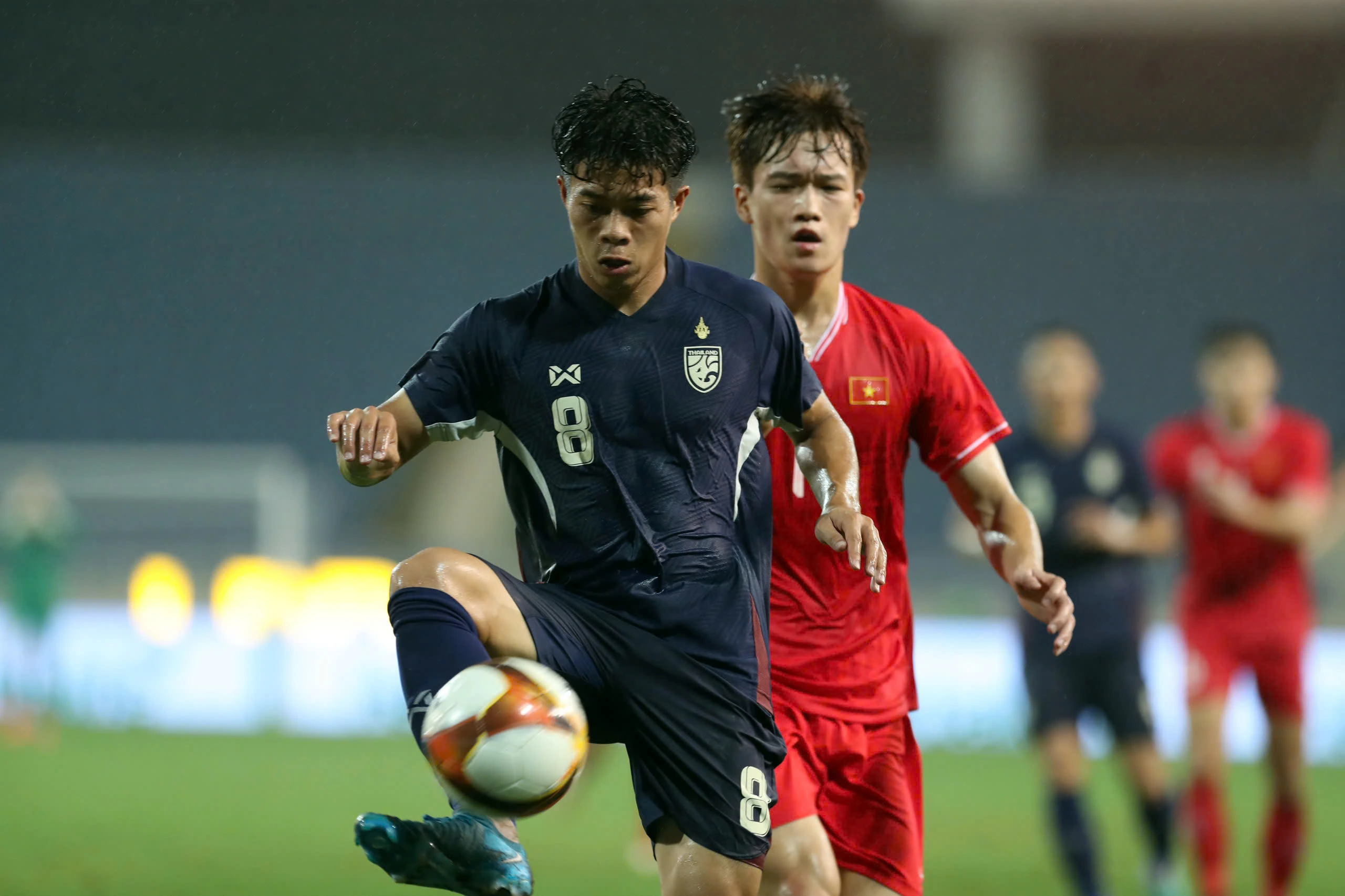 AFF Cup: HLV Thái Lan rất sốc khi bị Singapore dẫn đến 2-0, nhưng ơn trời… AFF Cup: HLV Thái Lan rất sốc khi bị Singapore dẫn đến 2-0, nhưng ơn trời…